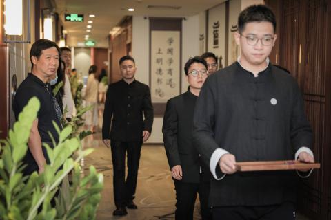 罗湖区委统战部副部长、工商联党组书记叶志伟一行到东升国际调研