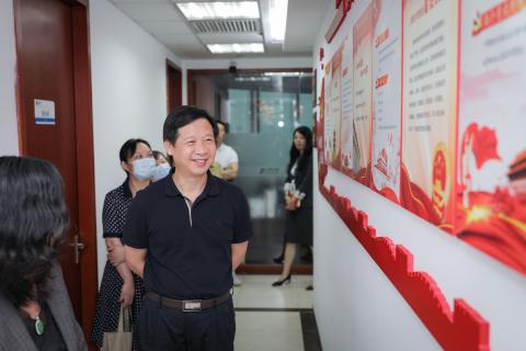 罗湖区委统战部副部长、工商联党组书记叶志伟一行到东升国际调研